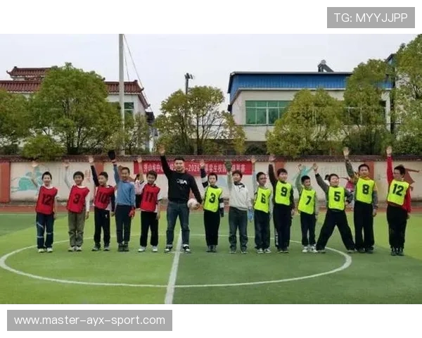 直接爆了!逐梦绿茵 不负热爱——怀宁县秀山乡中心学校2025-2026班级足球联赛颁奖典礼圆满举行,谁看了都得拍桌子
